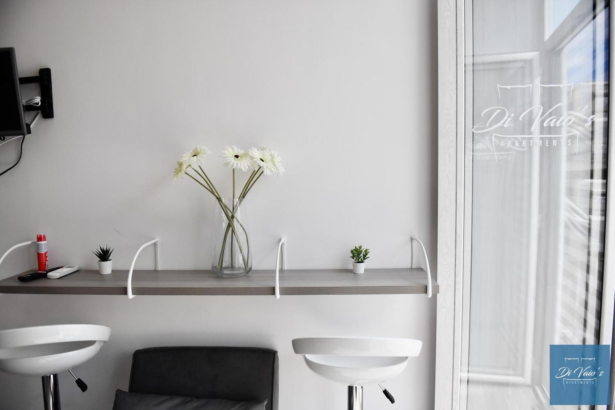 Di Vaio'S Apartments نابولي المظهر الخارجي الصورة